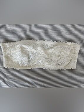 aerie Ivory Lace Strapless Bra